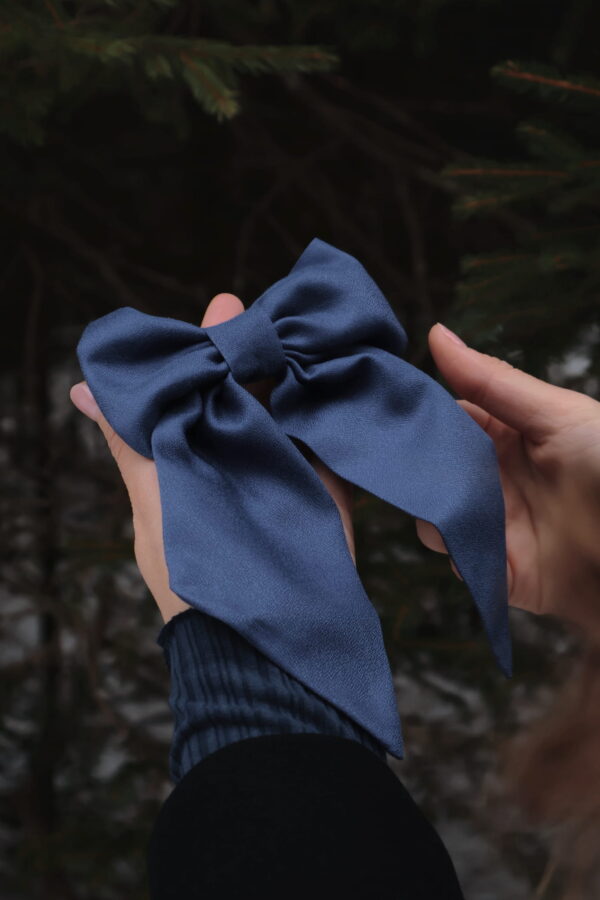 SAPPHIRE BLUE BOW - obrazek 2